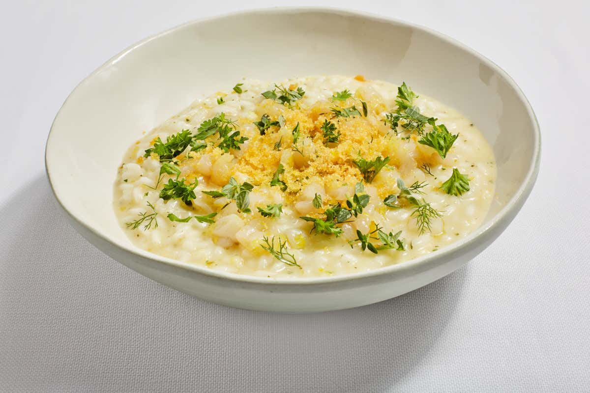 Il riso carnaroli con erbe, cannellini, bottarga e limone Il Moro festeggia i quindici anni con un restyling di design e gusto